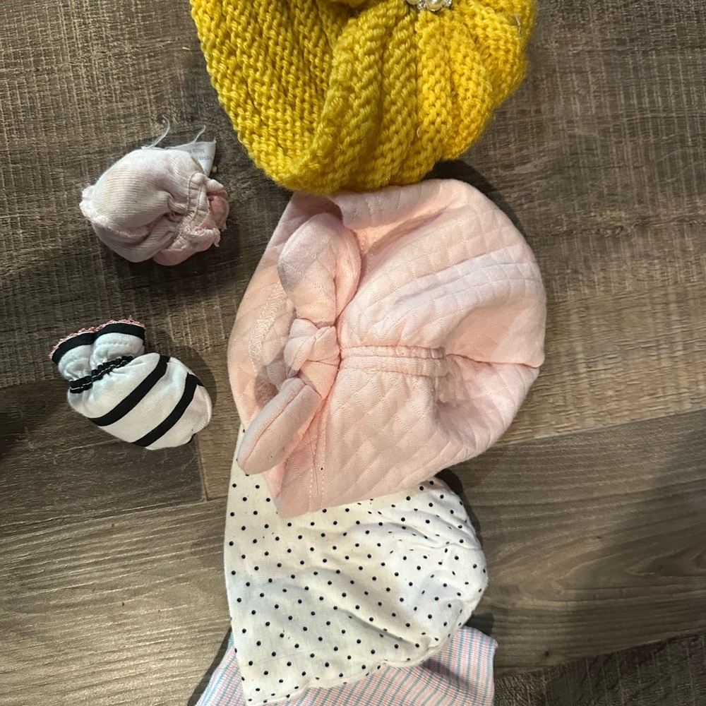 Assorted Baby Hats Collection - Picture 2 of 10